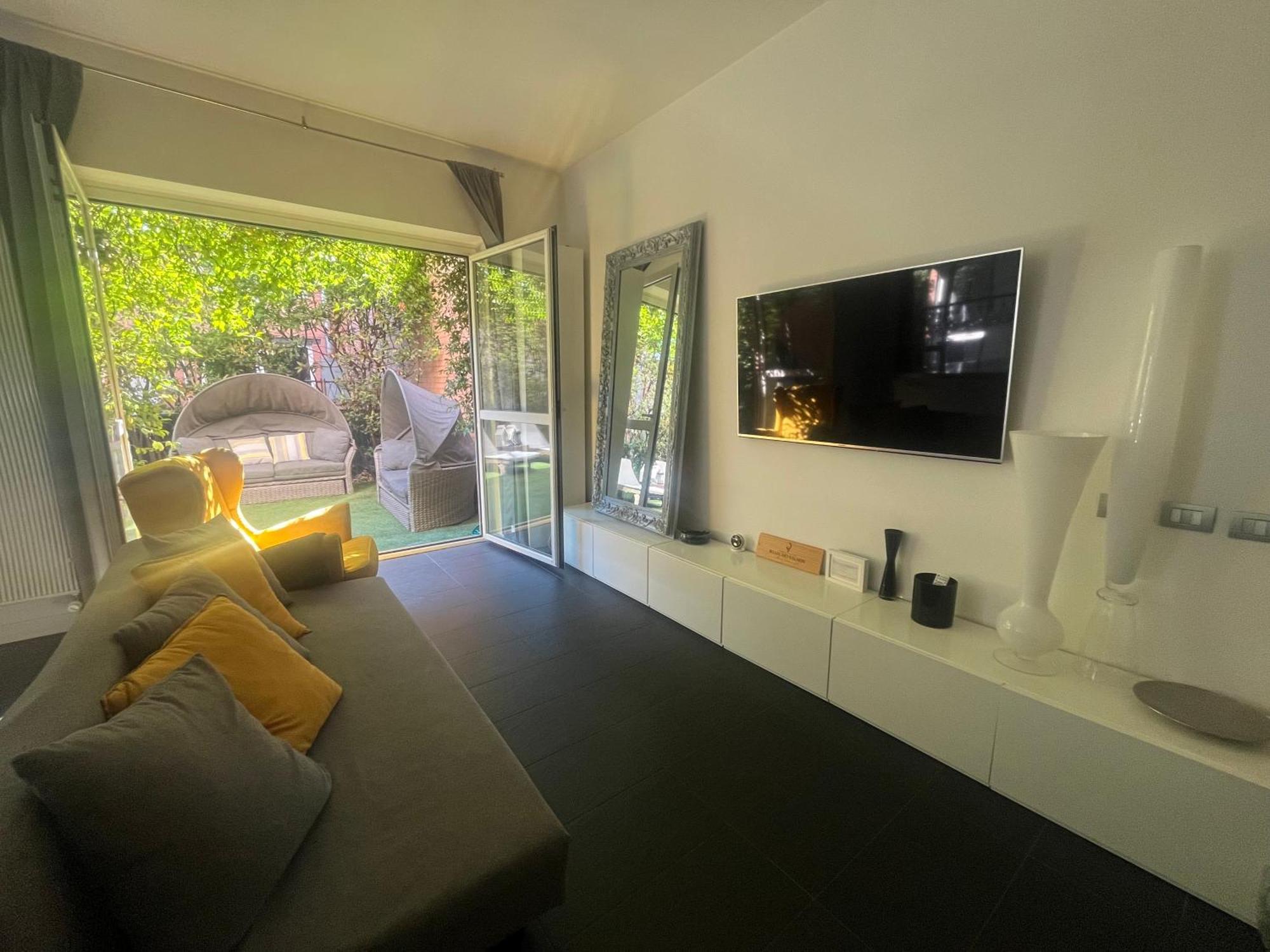 Sunny Design Loft In Appartamento Milano
