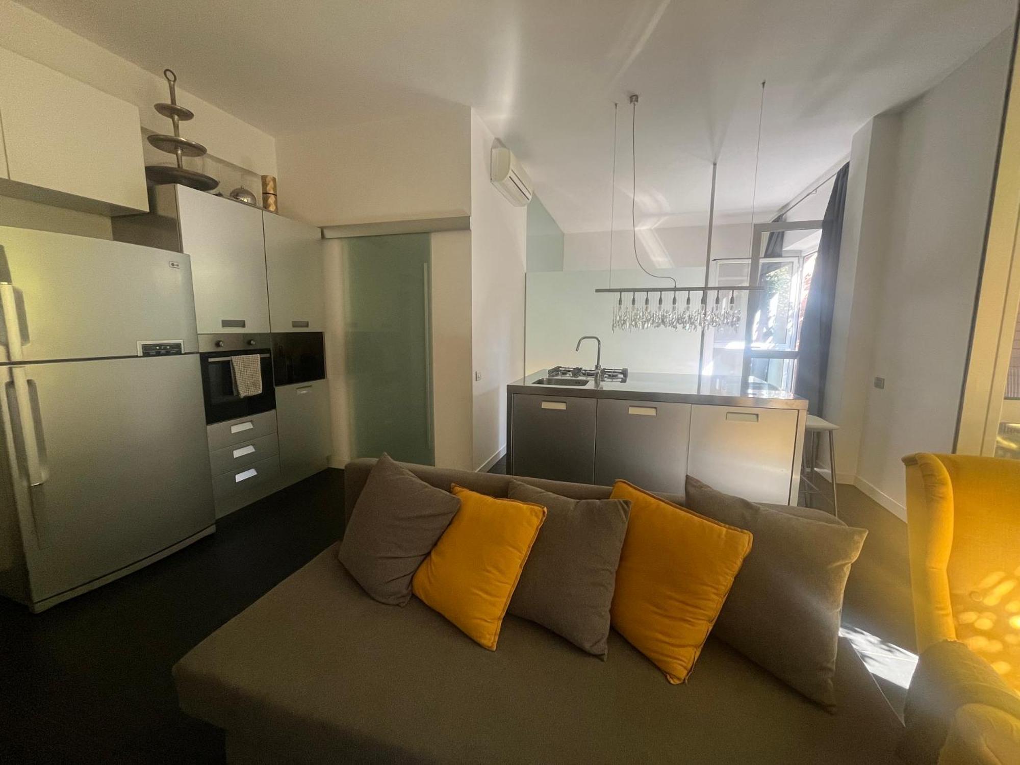Sunny Design Loft In Appartement